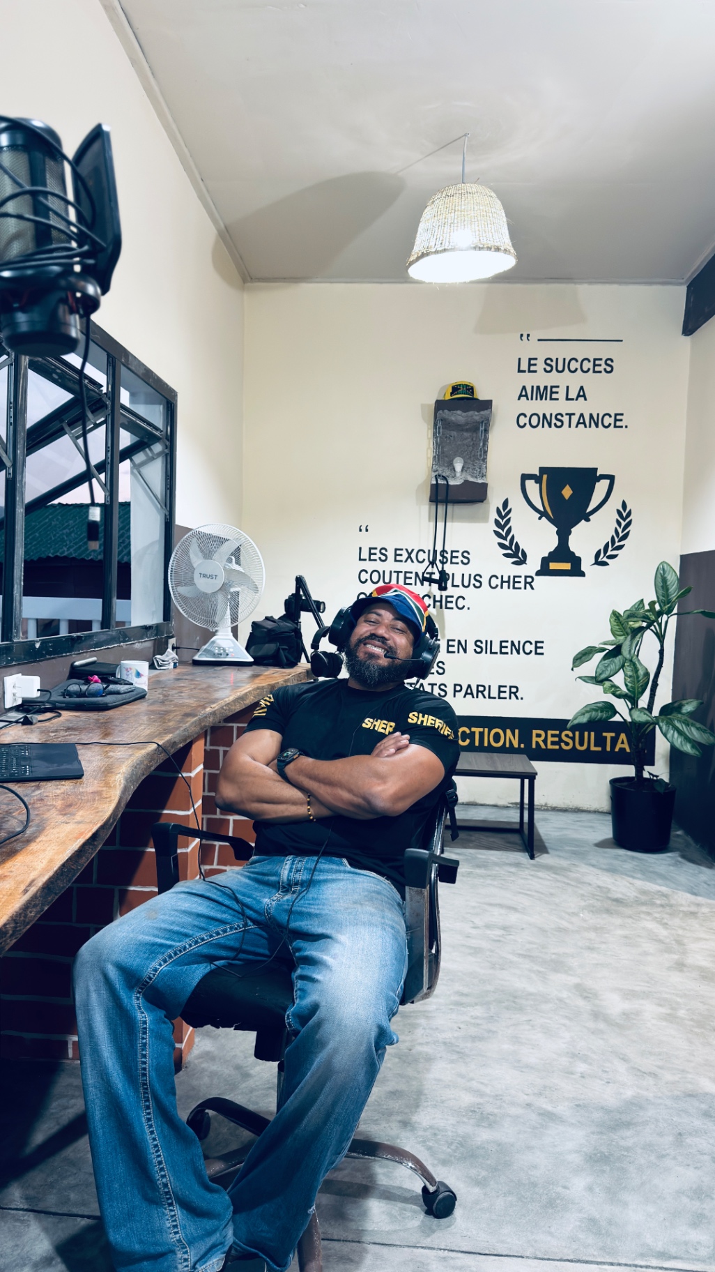 Member working at the Business Hub