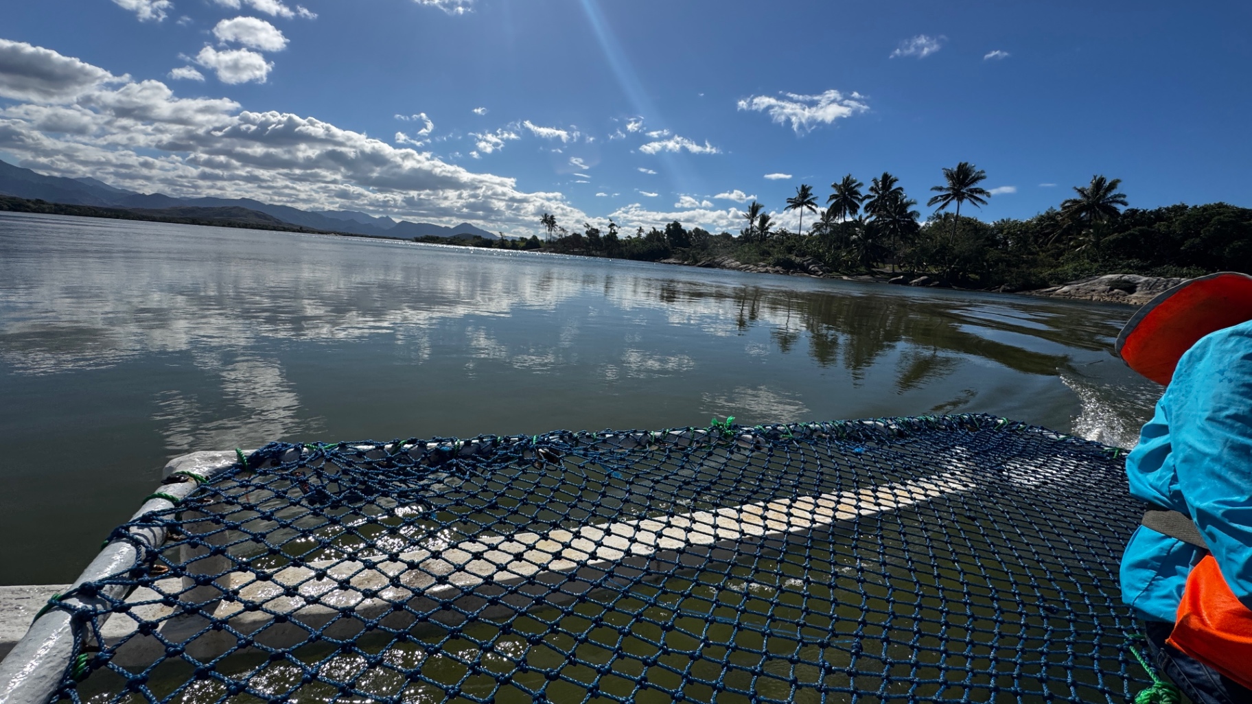 Île de Nato — pirogue à moteur — photo 8