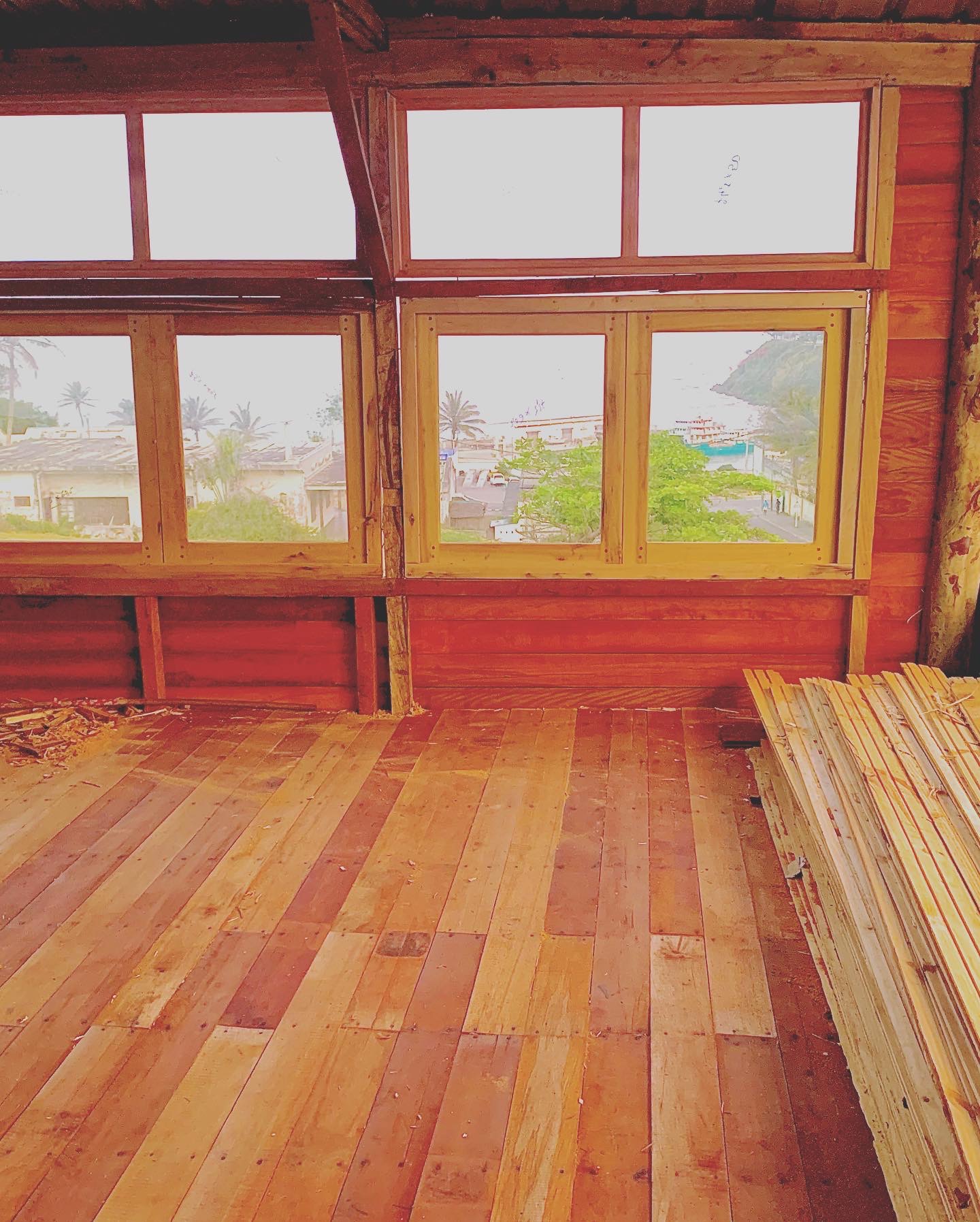 Pose du plancher bois et ajustement des lames